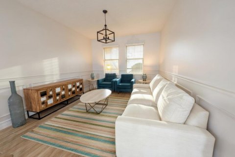 House in Delray Beach, Florida 4 bedrooms, 328.6 sq.m. № 2190661 - photo 18