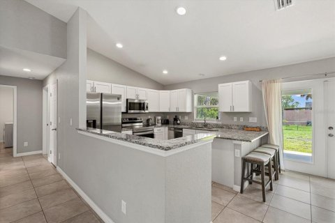 Casa en venta en Port Charlotte, Florida, 3 dormitorios, 149.85 m2 № 1900493 - foto 7