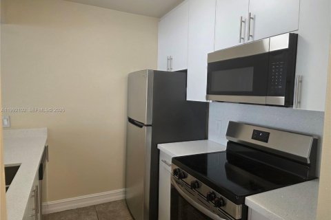 Copropriété à vendre à Doral, Floride: 1 chambre, 65.96 m2 № 2056895 - photo 11