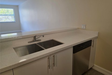 Copropriété à vendre à Doral, Floride: 1 chambre, 65.96 m2 № 2056895 - photo 13