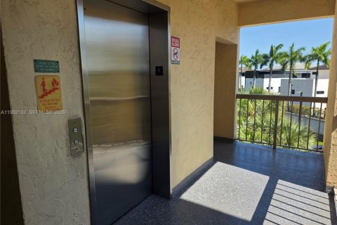 Copropriété à vendre à Doral, Floride: 1 chambre, 65.96 m2 № 2056895 - photo 3