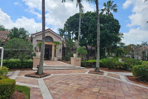 Купить кондоминиум в Мирамар, Флорида 1 спальня, 57.41м2, № 1952872 - фото 2