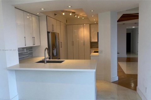 Copropriété à vendre à Aventura, Floride: 3 chambres, 245.26 m2 № 1962109 - photo 16