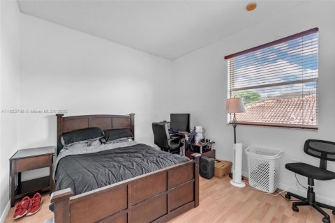 House in Homestead, Florida 5 bedrooms, 290.69 sq.m. № 1794064 - photo 29