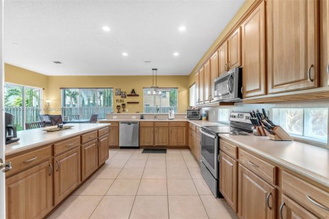 House in Homestead, Florida 5 bedrooms, 290.69 sq.m. № 1794064 - photo 11