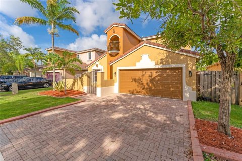 House in Homestead, Florida 5 bedrooms, 290.69 sq.m. № 1794064 - photo 2