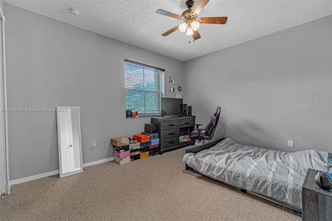 House in Homestead, Florida 5 bedrooms, 290.69 sq.m. № 1794064 - photo 17