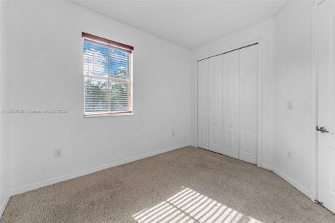 House in Homestead, Florida 5 bedrooms, 290.69 sq.m. № 1794064 - photo 21