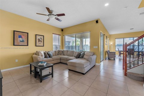 House in Homestead, Florida 5 bedrooms, 290.69 sq.m. № 1794064 - photo 5