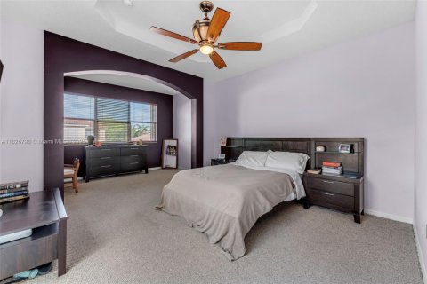 House in Homestead, Florida 5 bedrooms, 290.69 sq.m. № 1794064 - photo 23