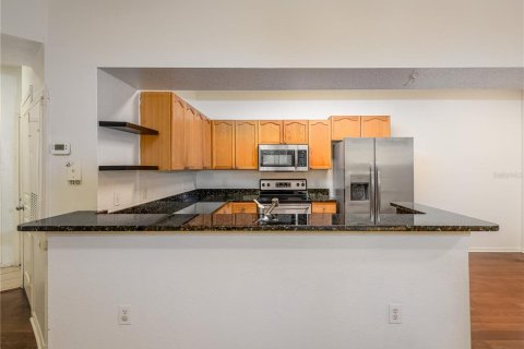 Condo in Tampa, Florida, 3 bedrooms № 2101037 - photo 16