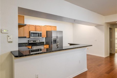 Condo in Tampa, Florida, 3 bedrooms № 2101037 - photo 15