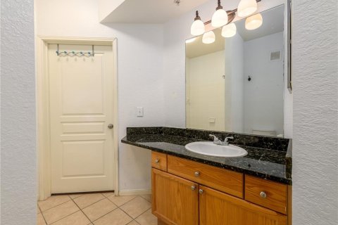 Condo in Tampa, Florida, 3 bedrooms № 2101037 - photo 12
