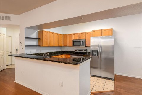 Condo in Tampa, Florida, 3 bedrooms № 2101037 - photo 17