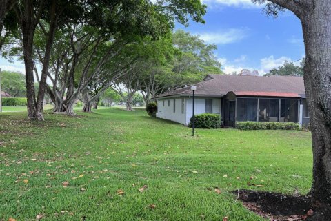 House in Boca Raton, Florida 2 bedrooms, 121.7 sq.m. № 1224858 - photo 1