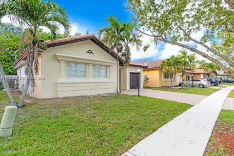 Villa ou maison à louer à Homestead, Floride: 3 chambres, 134.06 m2 № 2063715 - photo 3