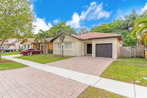 Villa ou maison à louer à Homestead, Floride: 3 chambres, 134.06 m2 № 2063715 - photo 2