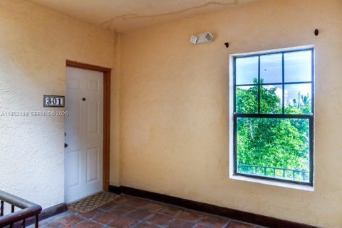 Снять в аренду кондоминиум в Майами-Бич, Флорида 2 спальни, 59.27м2, № 2006480 - фото 3