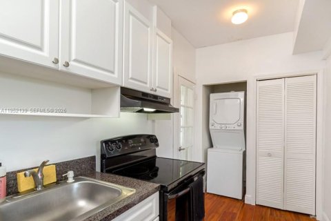 Снять в аренду кондоминиум в Майами-Бич, Флорида 2 спальни, 59.27м2, № 2006480 - фото 15