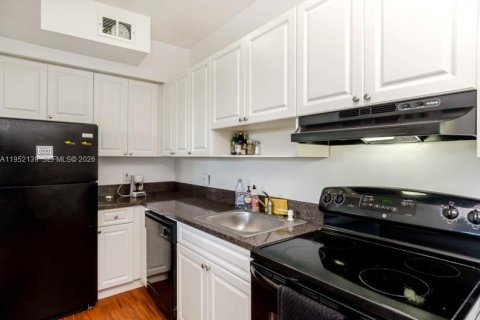 Снять в аренду кондоминиум в Майами-Бич, Флорида 2 спальни, 59.27м2, № 2006480 - фото 11