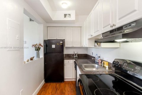 Снять в аренду кондоминиум в Майами-Бич, Флорида 2 спальни, 59.27м2, № 2006480 - фото 12