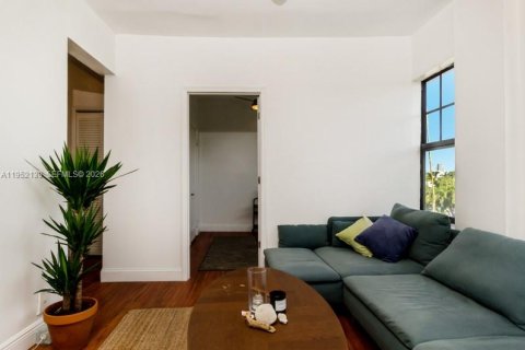 Снять в аренду кондоминиум в Майами-Бич, Флорида 2 спальни, 59.27м2, № 2006480 - фото 5