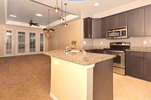 Touwnhouse à vendre à Newberry, Floride: 2 chambres, 109.35 m2 № 1916953 - photo 2