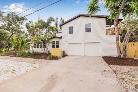 Casa en venta en Saint Petersburg, Florida, 8 dormitorios, 416.67 m2 № 1816661 - foto 2