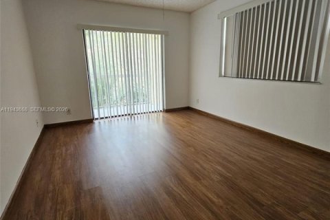Condo in Doral, Florida, 2 bedrooms  № 2000553 - photo 10