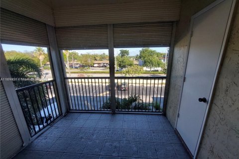 Copropriété à vendre à Pompano Beach, Floride: 1 chambre, 62.71 m2 № 1980834 - photo 17