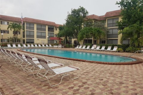 Copropriété à vendre à Pompano Beach, Floride: 1 chambre, 62.71 m2 № 1980834 - photo 9