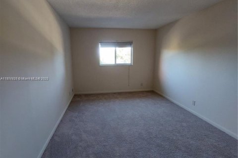 Copropriété à vendre à Pompano Beach, Floride: 1 chambre, 62.71 m2 № 1980834 - photo 14