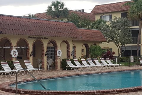 Copropriété à vendre à Pompano Beach, Floride: 1 chambre, 62.71 m2 № 1980834 - photo 11