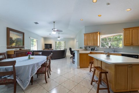 Casa en venta en Pinecrest, Florida, 5 dormitorios, 333.05 m2 № 2027635 - foto 10