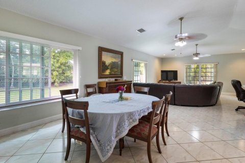 Casa en venta en Pinecrest, Florida, 5 dormitorios, 333.05 m2 № 2027635 - foto 9