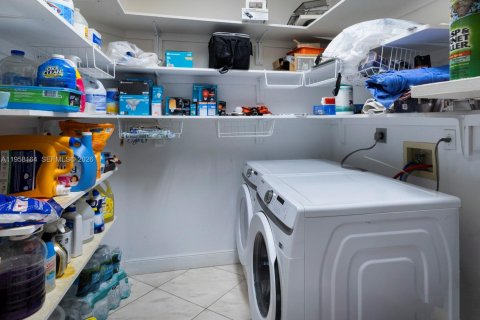 Casa en venta en Pinecrest, Florida, 5 dormitorios, 333.05 m2 № 2027635 - foto 24