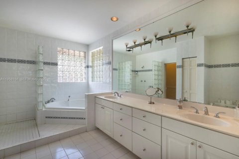 Casa en venta en Pinecrest, Florida, 5 dormitorios, 333.05 m2 № 2027635 - foto 19