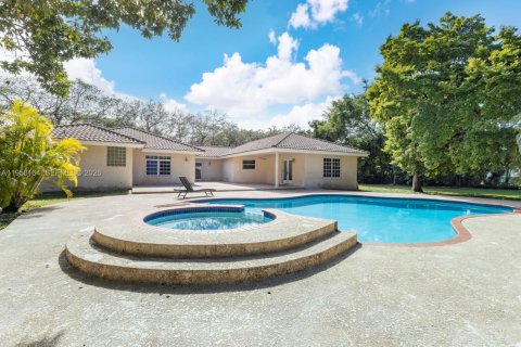 Casa en venta en Pinecrest, Florida, 5 dormitorios, 333.05 m2 № 2027635 - foto 17