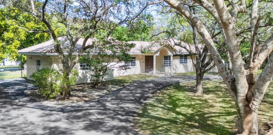 Casa en Pinecrest, Florida 5 dormitorios, 333.05 m2 № 2027635