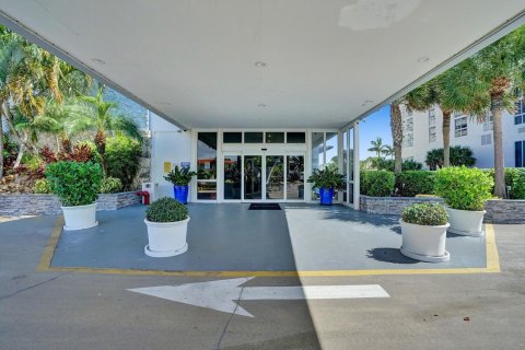 Condominio en alquiler en Fort Lauderdale, Florida, 2 dormitorios, 125.42 m2 № 1185338 - foto 1