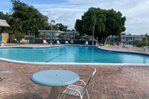 Condo in Lake Worth, Florida, 1 bedroom  № 1029623 - photo 1