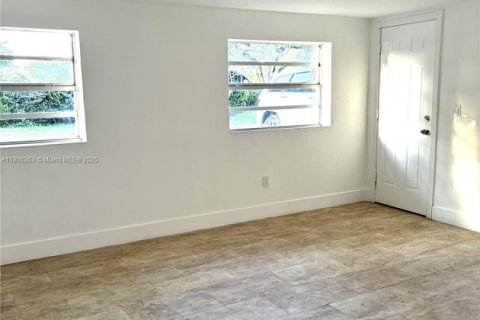 House in Fort Lauderdale, Florida 2 bedrooms, 83.98 sq.m. № 1864511 - photo 10