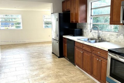 House in Fort Lauderdale, Florida 2 bedrooms, 83.98 sq.m. № 1864511 - photo 6