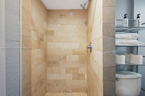 House in Fort Lauderdale, Florida 2 bedrooms, 83.98 sq.m. № 1864511 - photo 15