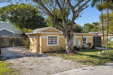 House in Fort Lauderdale, Florida 2 bedrooms, 83.98 sq.m. № 1864511 - photo 1