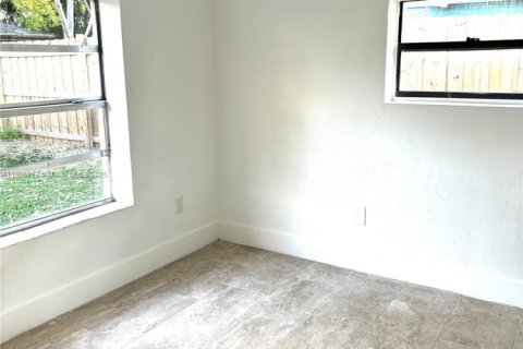 House in Fort Lauderdale, Florida 2 bedrooms, 83.98 sq.m. № 1864511 - photo 18