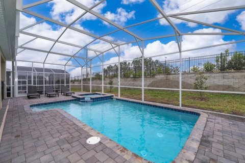 House in Davenport, Florida 8 bedrooms, 404.68 sq.m. № 2295209 - photo 21