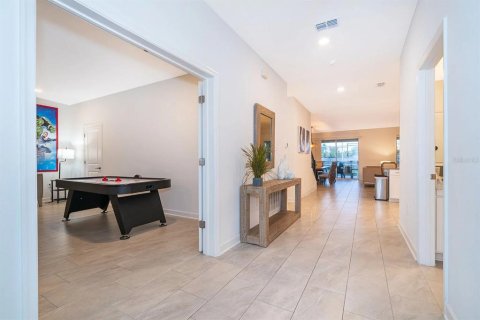 House in Davenport, Florida 8 bedrooms, 404.68 sq.m. № 2295209 - photo 11