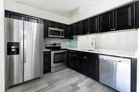 House in Palm Harbor, Florida 2 bedrooms, 87.89 sq.m. № 2410165 - photo 7