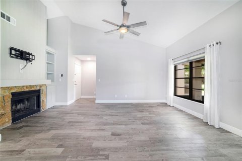 House in Palm Harbor, Florida 2 bedrooms, 87.89 sq.m. № 2410165 - photo 4